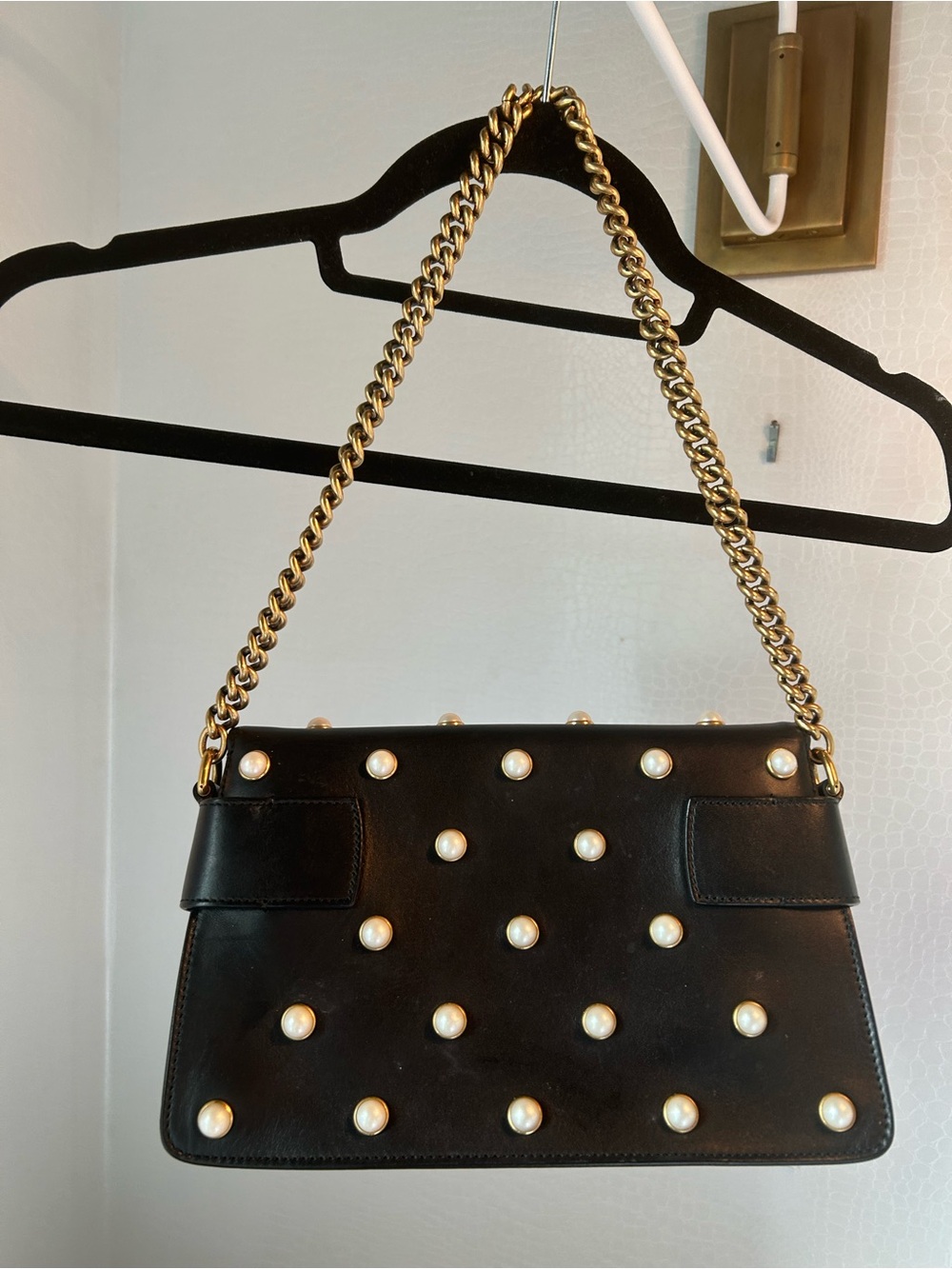 Gucci Black Pearl-Studded Leather Crossbody with Jeweled Bee - Picture 4 of 8